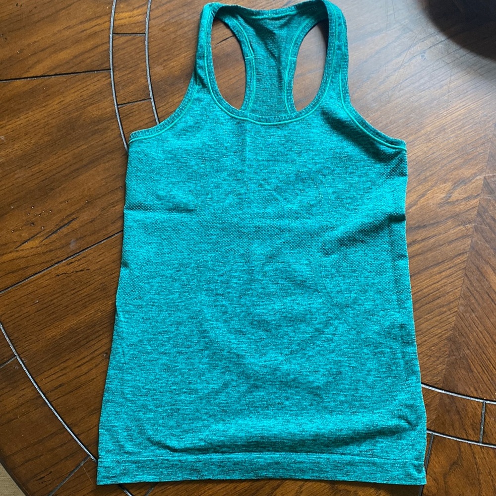 Lululemon top